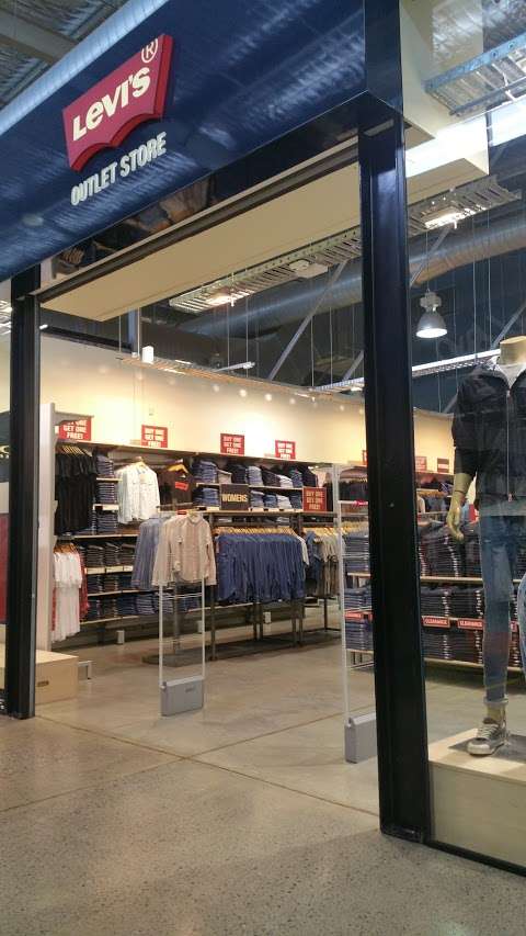 Photo: levi's outlet store